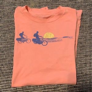 Coral Vineyard vines island tee